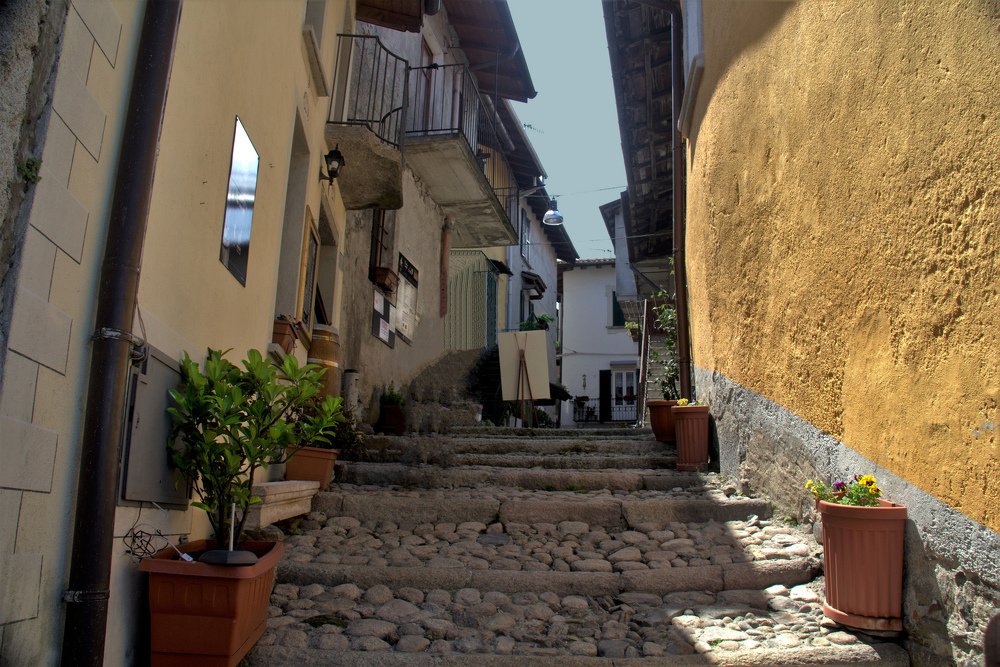 calleja de una de las islas Borromé