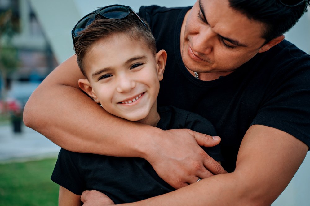 В папиных руках