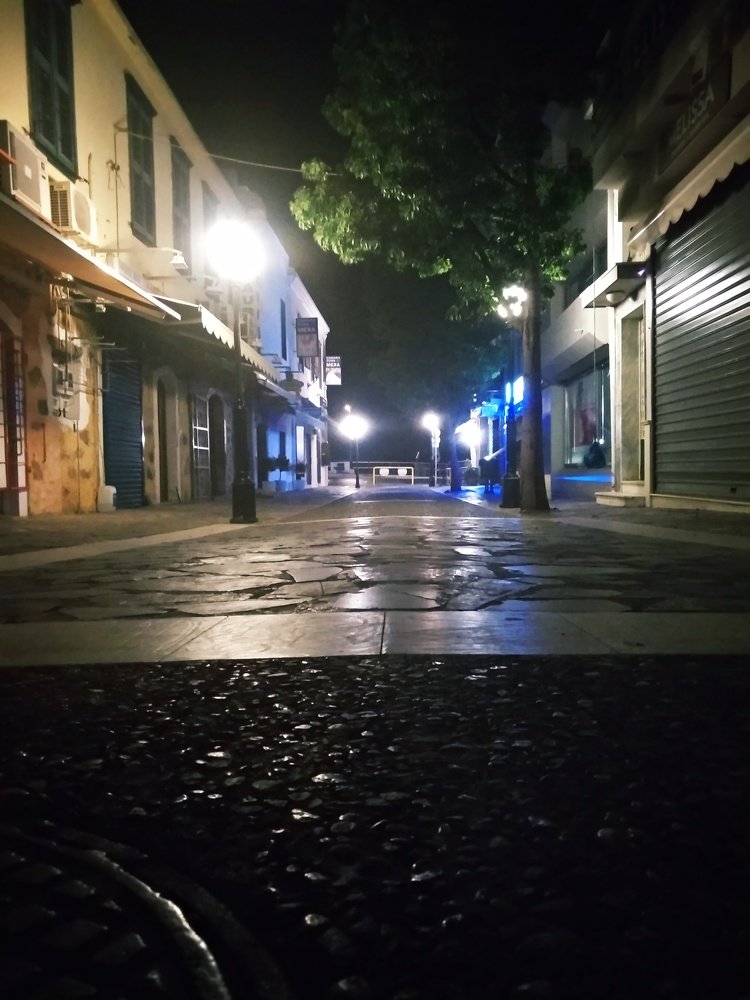 Фотография автора John Tsaklanos