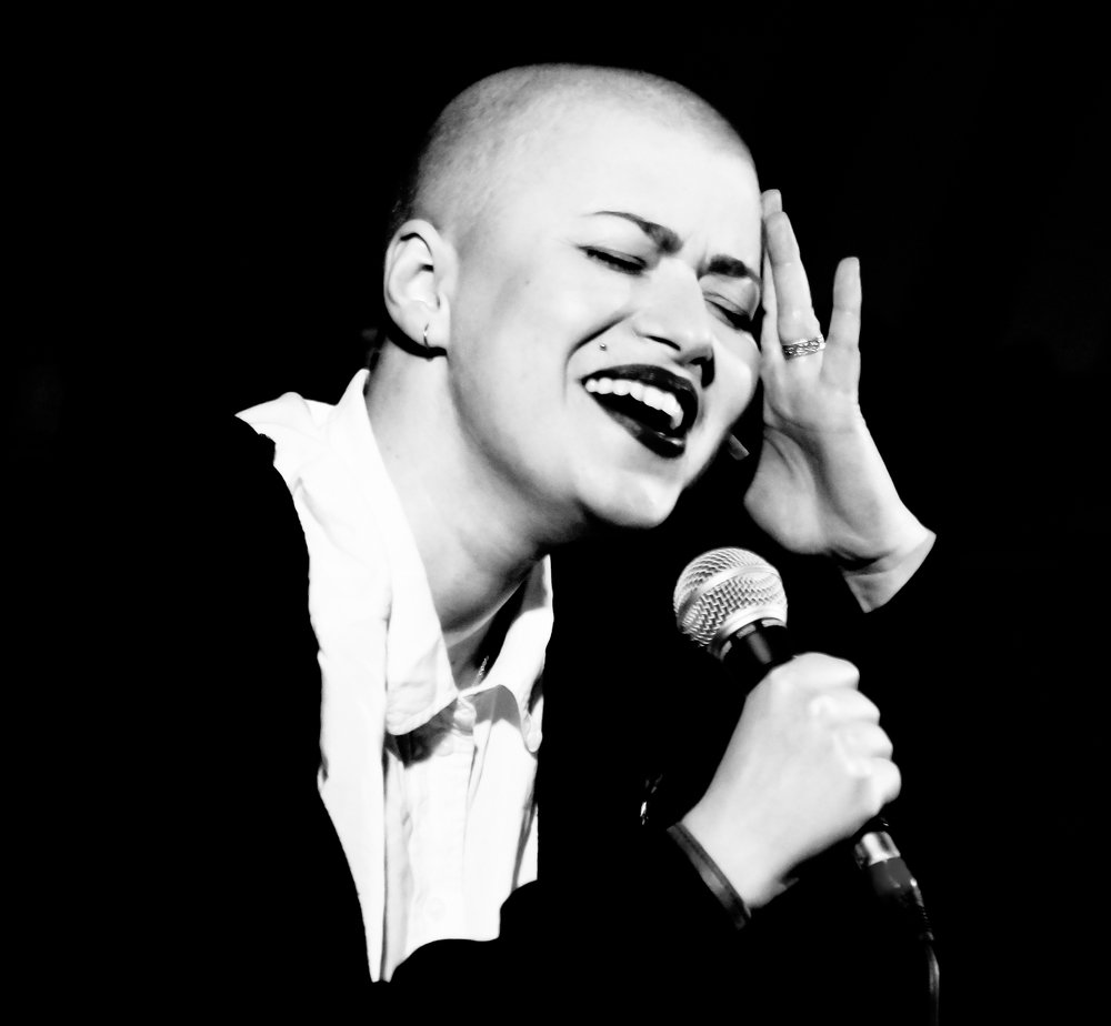 Певица Алёна Романова