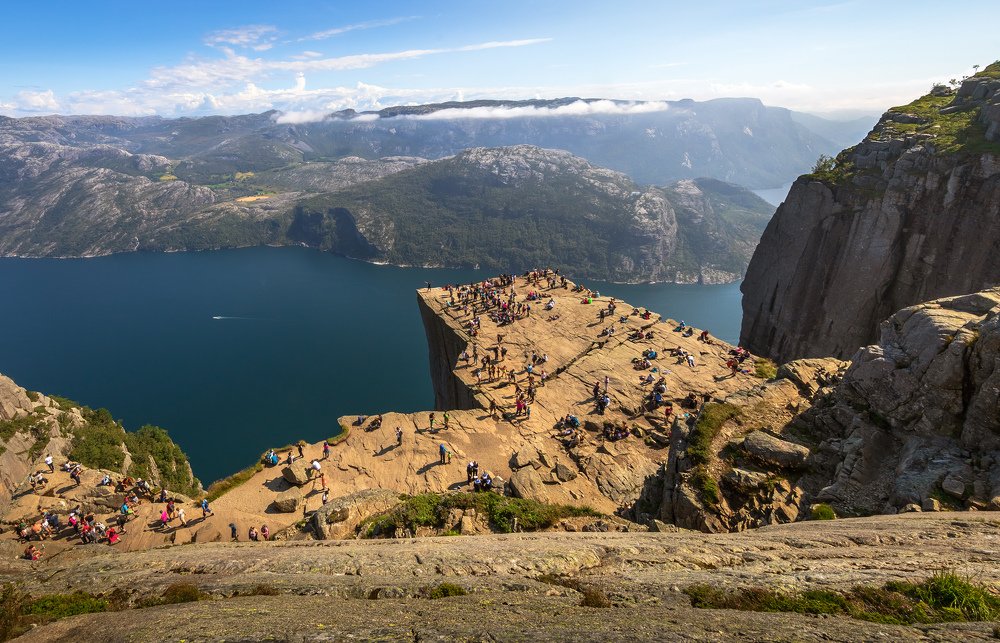 Утёс Прекестулен в Норвегии.