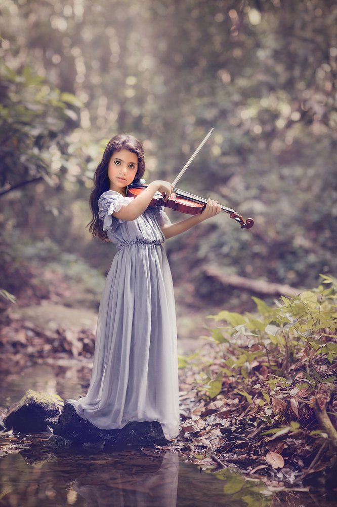 LA NIÑA Y EL VIOLIN