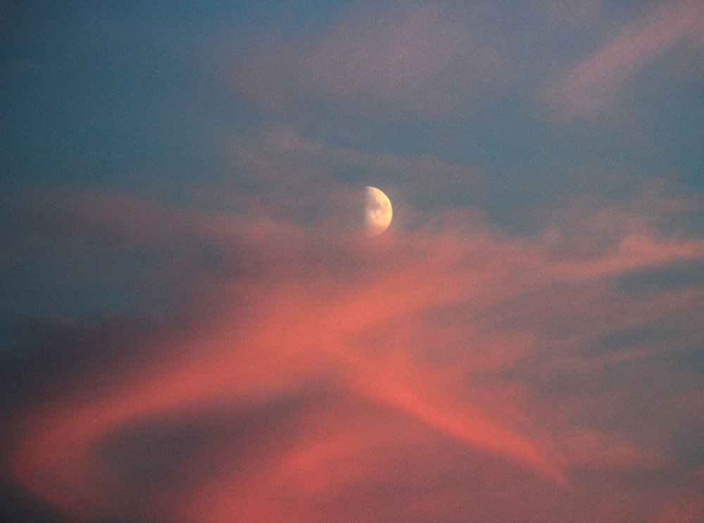 Луна в красном