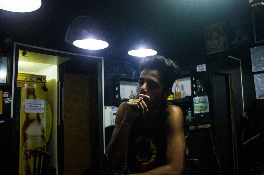 Late night on a crappy bar