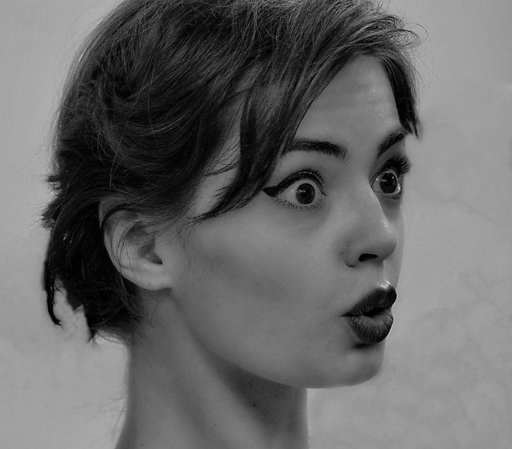 И  ГЛАЗИЩИ , И  ГУБИЩИ .