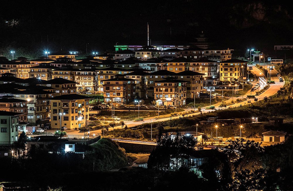 Wangdue Phodrang with night light