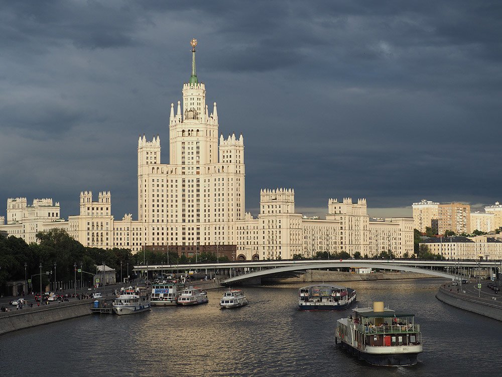 Высотка на Котельнической