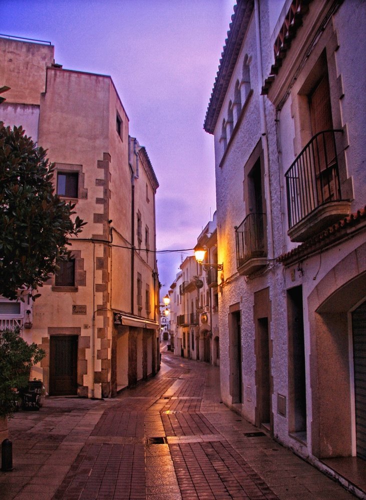 Сиреневый рассвет в Тоссе де Мар