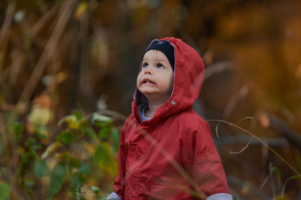 "Geez, that plane is going to fall!"