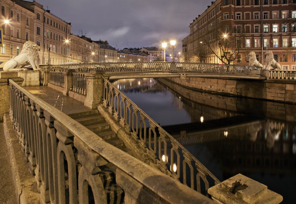 Львиный мост, перчатки и немного Эшера