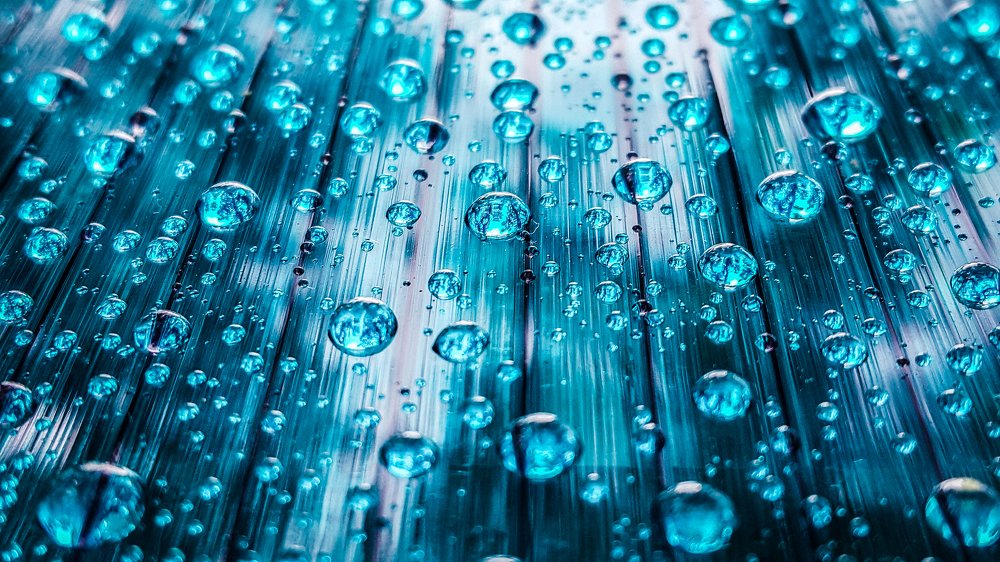 Rain drops on polycarbonate