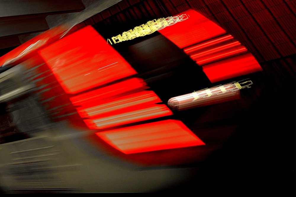 СЛЕДУЮЩАЯ  СТАНЦИЯ  ЯСЕНЕВО .