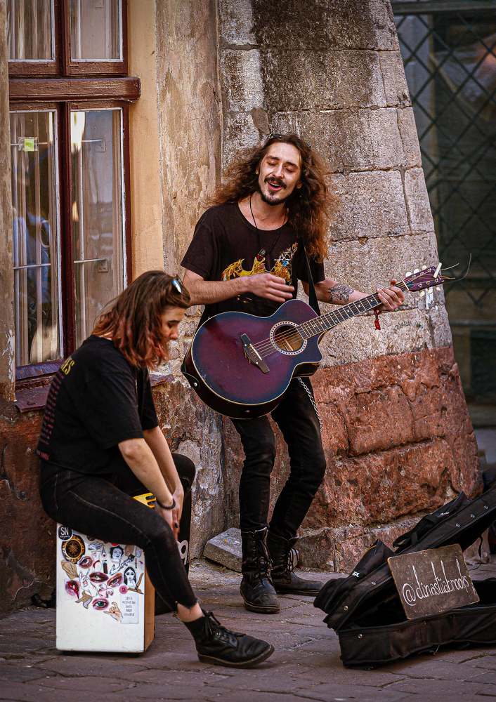 Уличная песня.