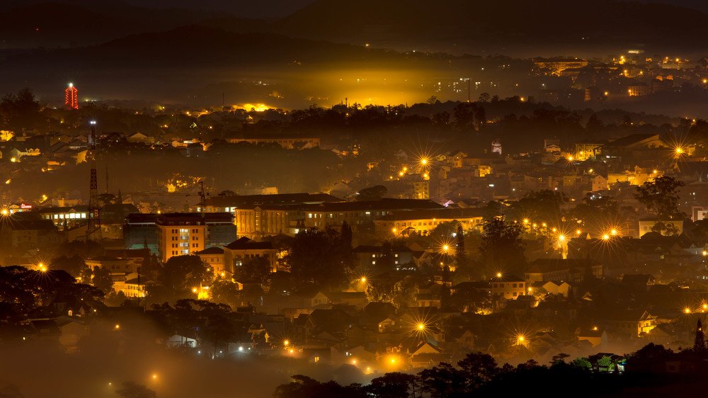 Photograph by Thái Võ