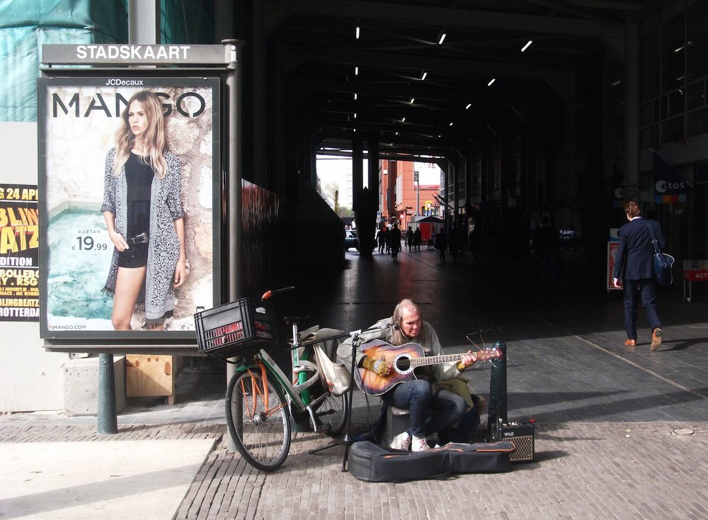 Hommage to Chuck Deely