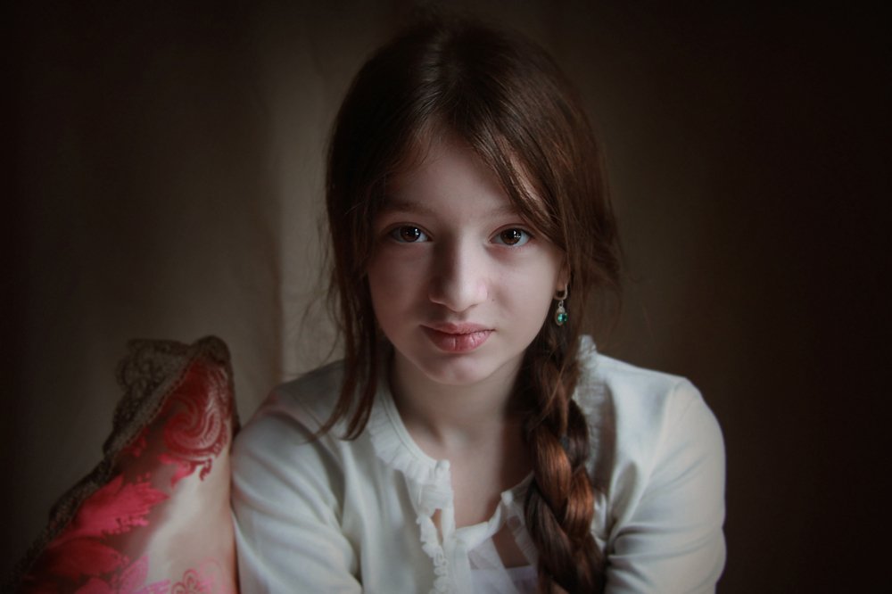 Улыбаюсь глазами, тихо, скромно, почти незаметно...