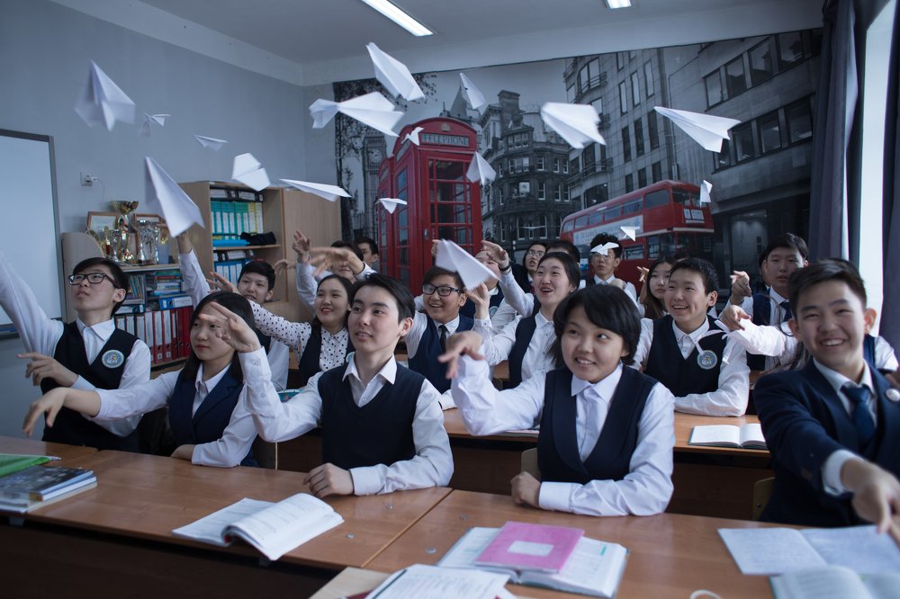 Школьные годы так быстро летят