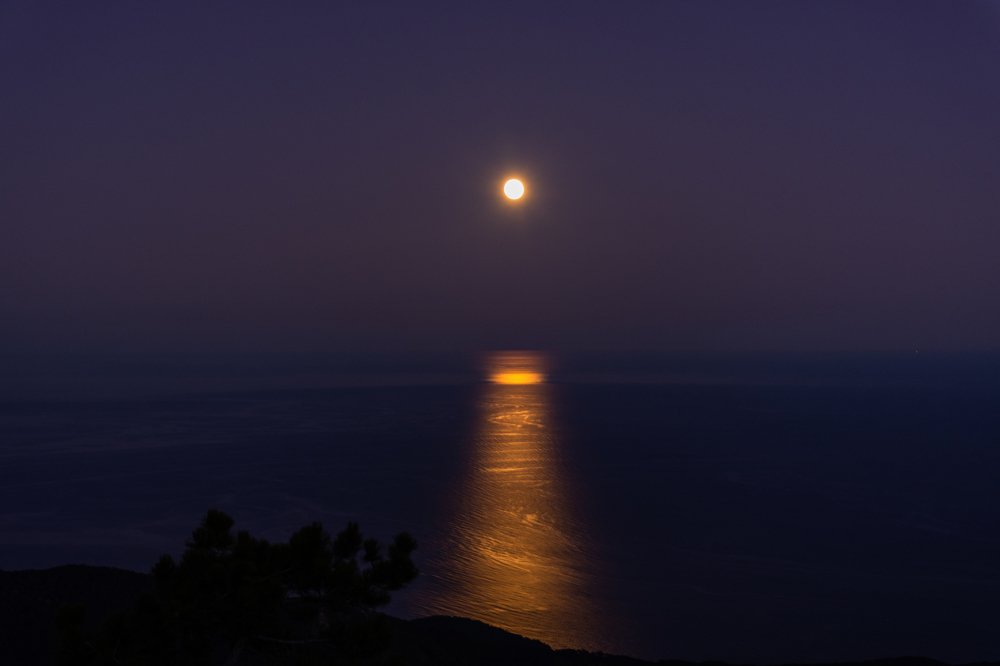 Полнолуние над Ай-Петри