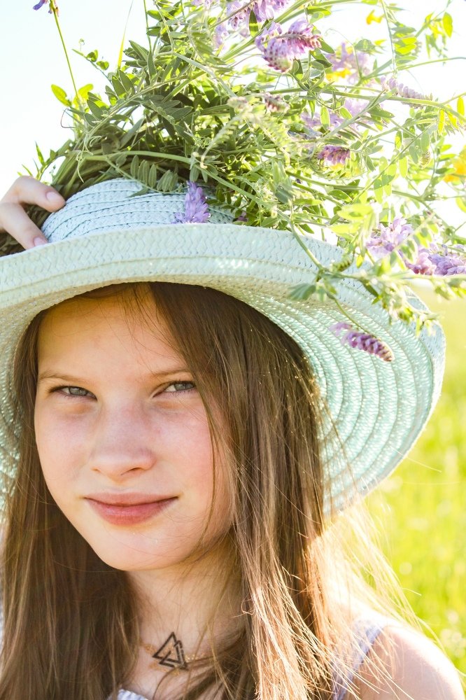 Девочка в шляпке