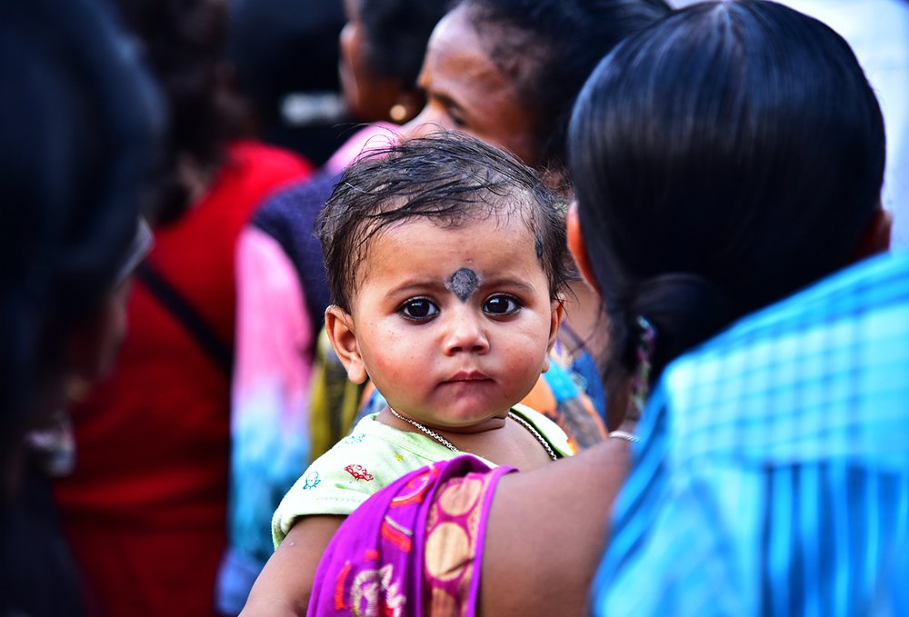 Mummy! he take my shot!