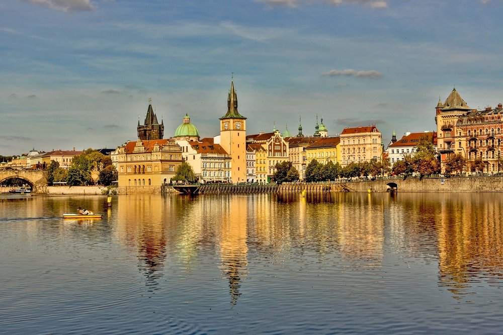 Злата Прага.