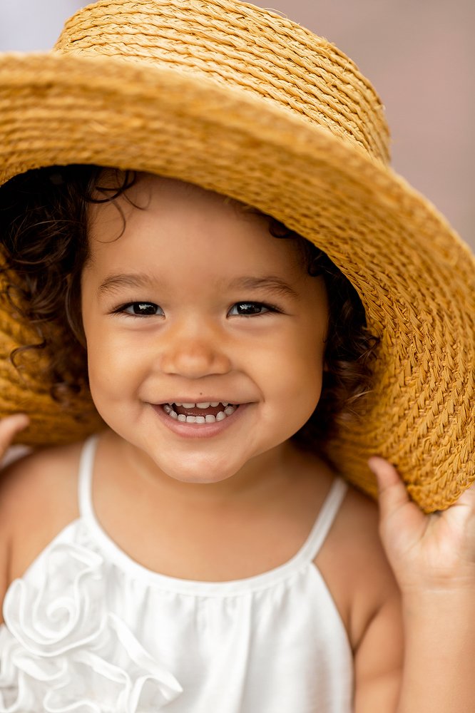 Девочка в шляпе