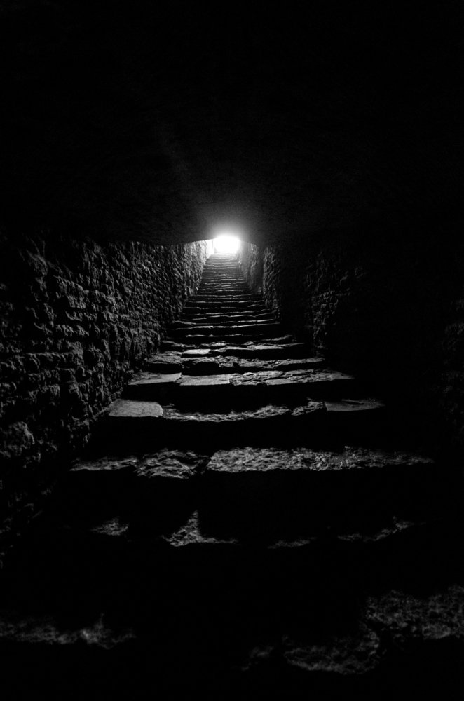 Подвалы Изборской крепости