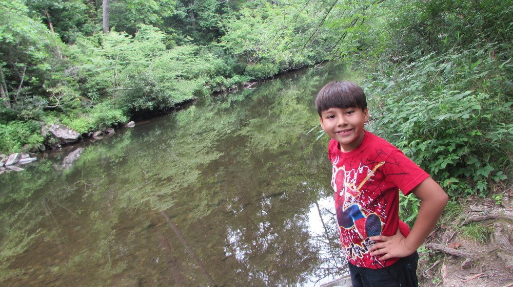 У горной реки.