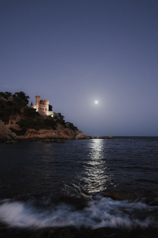 Photograph by Dariana Rowa