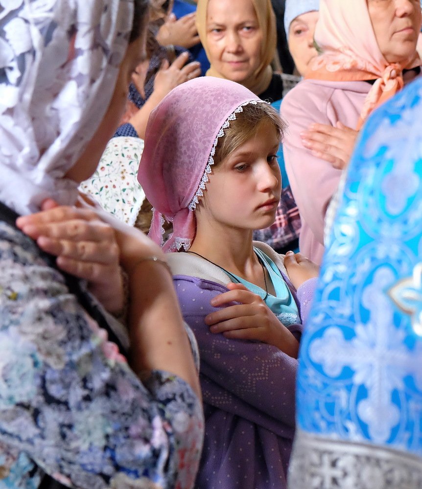 Монастырь. Праздничный день.