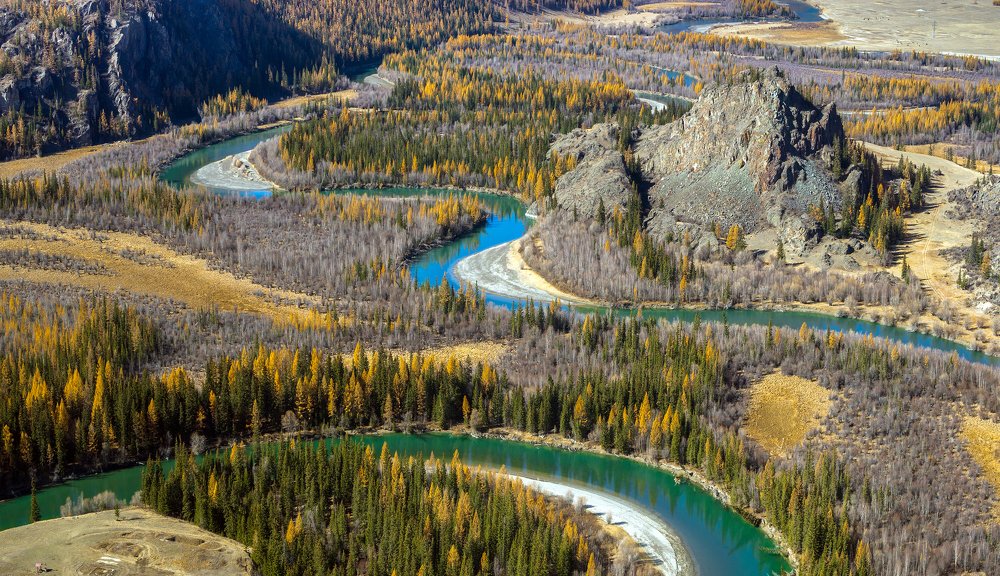 Полет над осеннем Алтаем