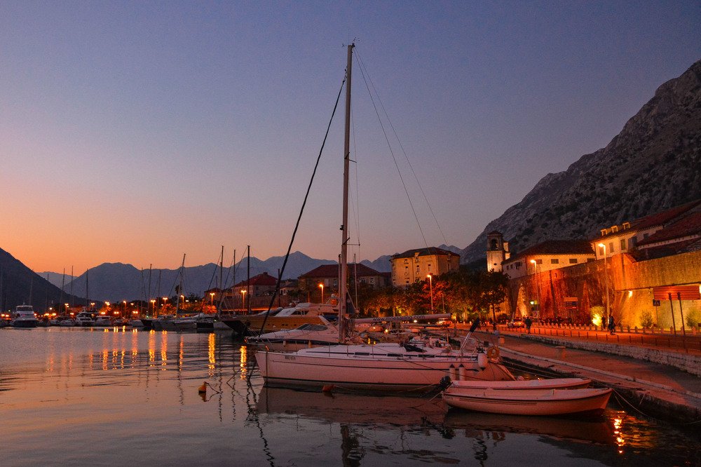 Вечером в порту