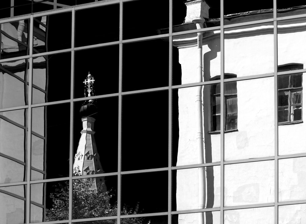 Чёрно-белое зазеркалье