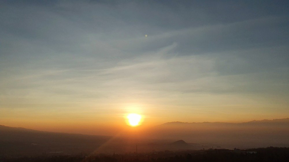 Sunrise hold by Cloud