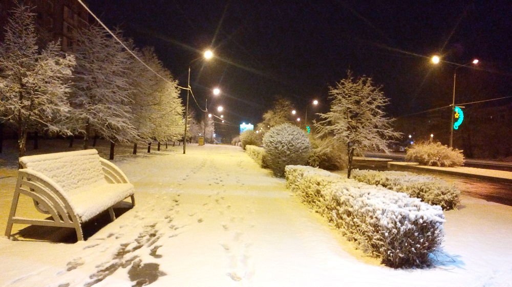 Пустой проспект Шахтёров