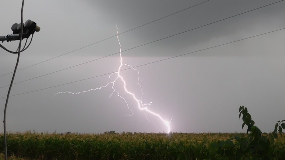 Молния в кадре!
