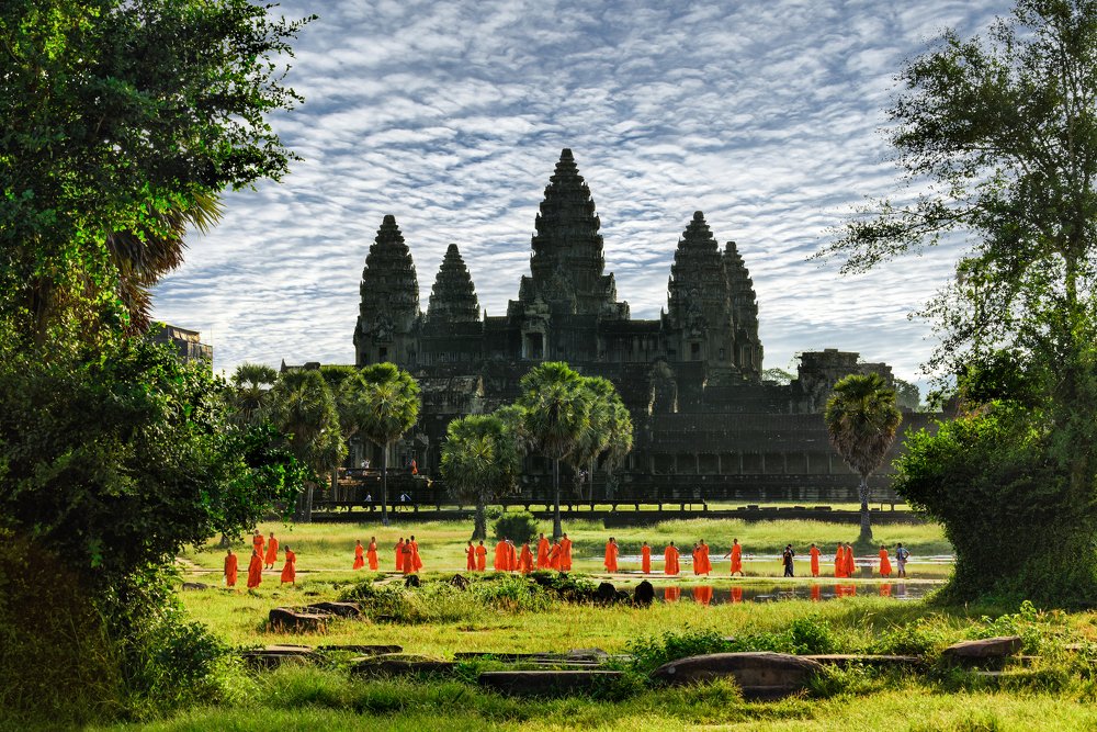 The framing of monks with Angkor Wat