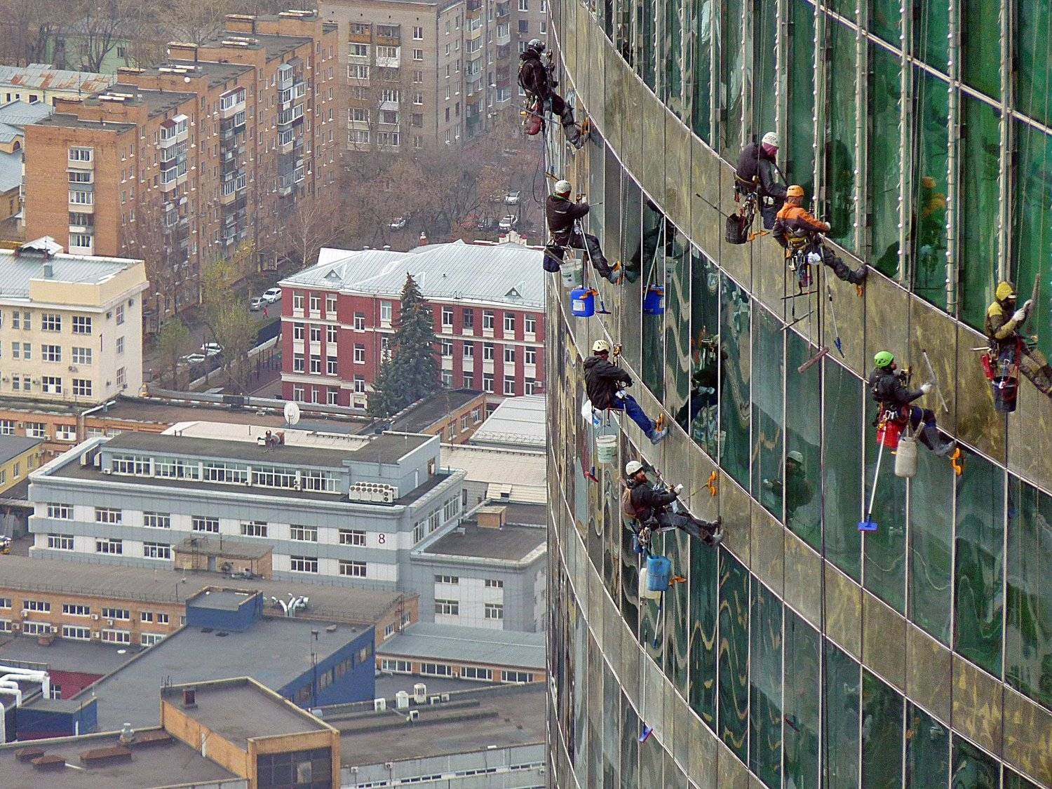 опасная работа (dangerous work)