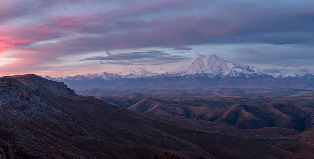 "Первые минуты нового дня на осеннем Бермамыте"