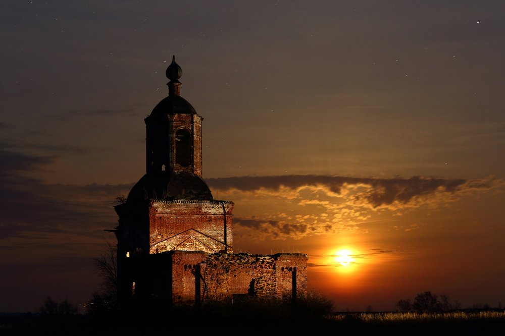 Восход луны. Закат былого