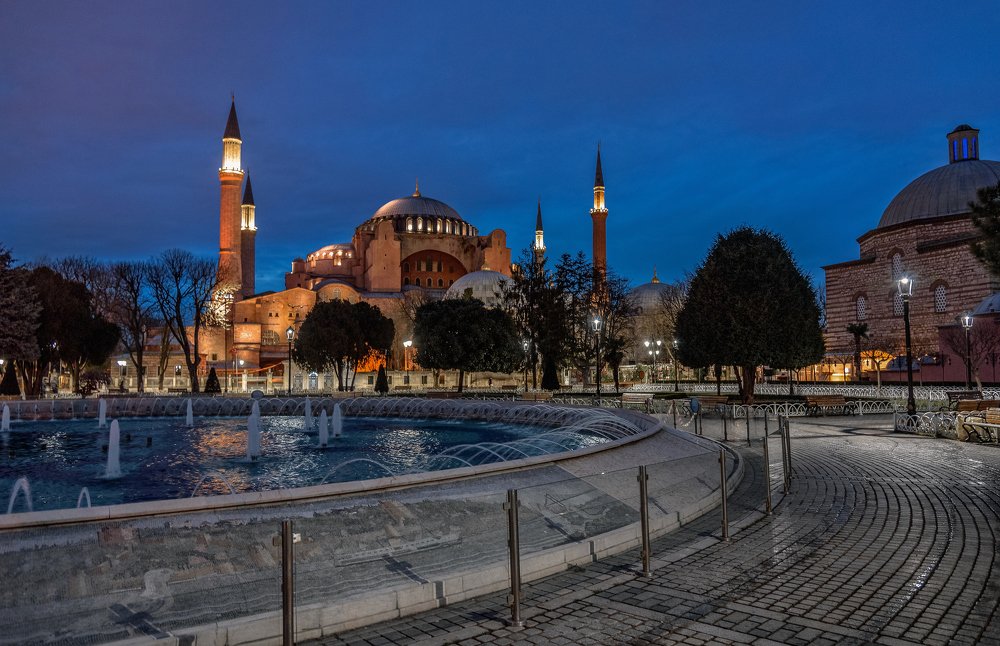 Early Morning in the Sultanahmet Meydani