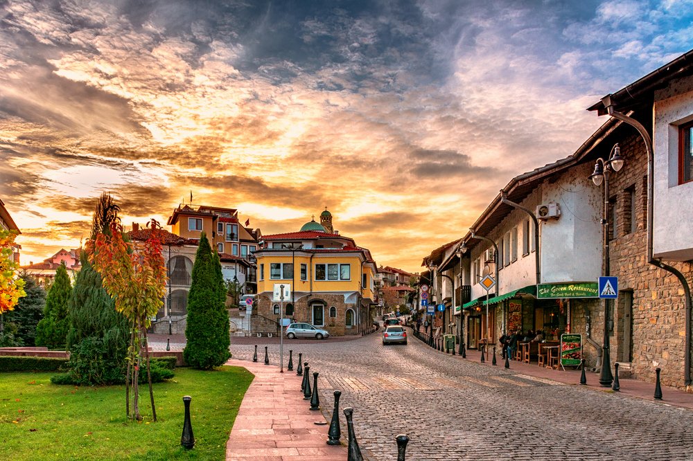 Autumn colors on the streets of Veliko Tarnovo