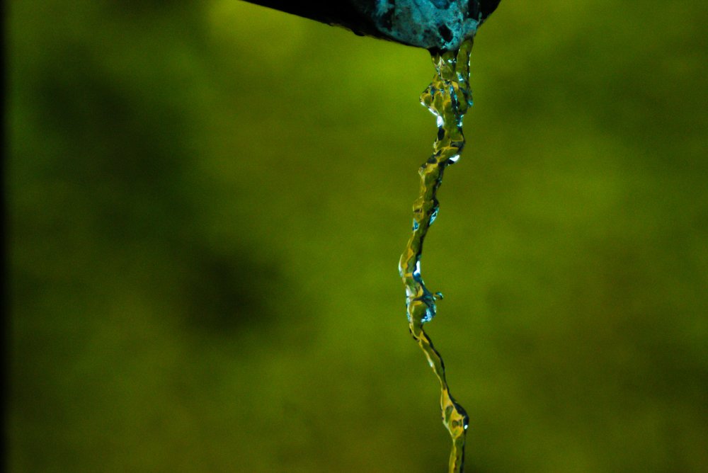 Shape of falling water