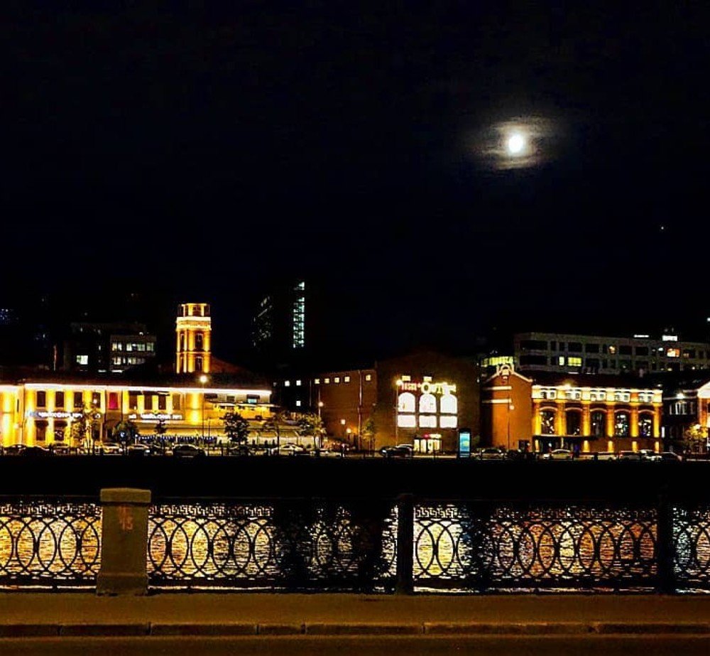 Московская набережная.