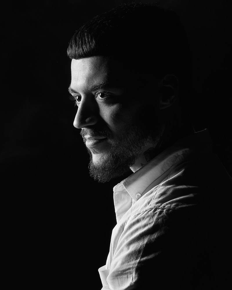 Человек человеку - мир. суть. миг.