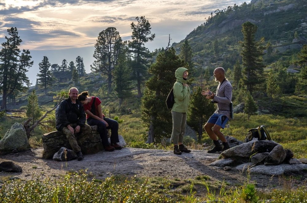 На привале.