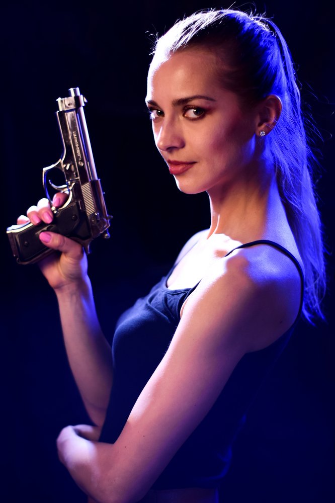 Bad girl with beretta