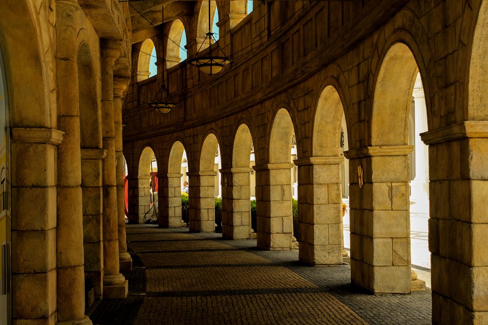 THE CORRIDOR FOR THE ROYALTIES.