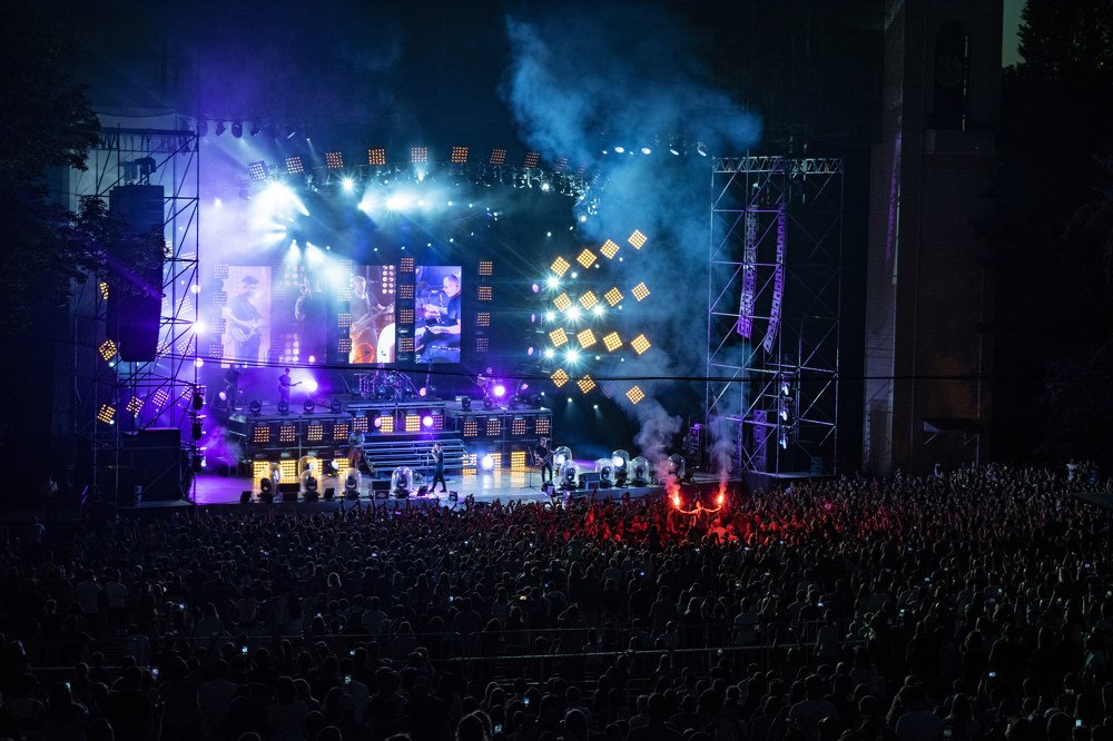 Два. Пять. Один. Семь.