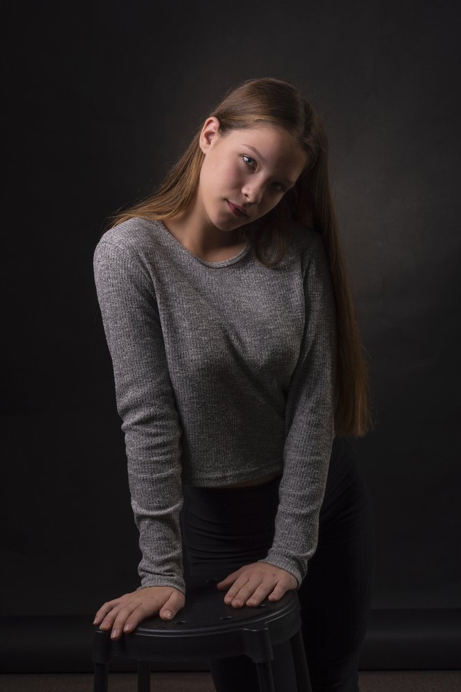 Портрет молодой девушки